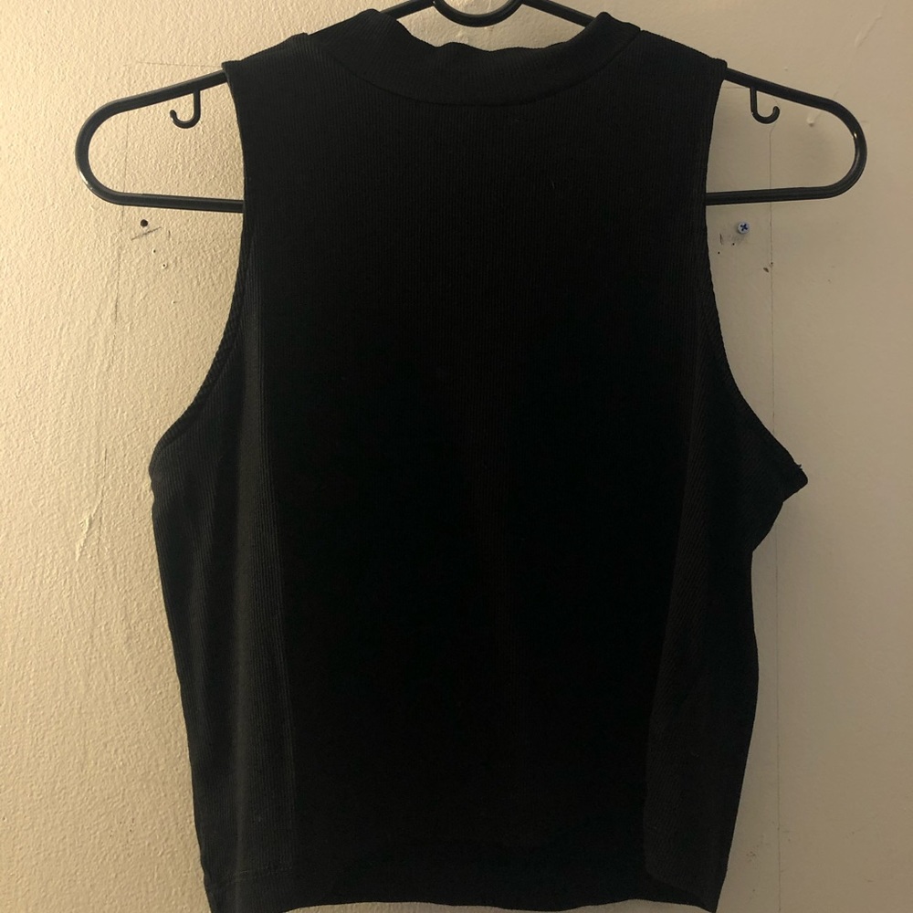 Mini turtle neck open sleeved crop tee